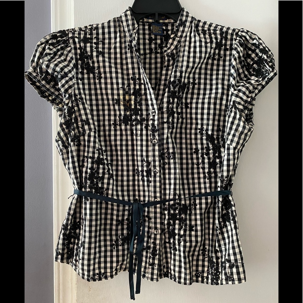 Adorable gingham embroidered top